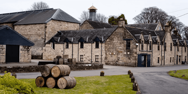 Dalmore Distillery - En Ikonisk Skotsk Skat